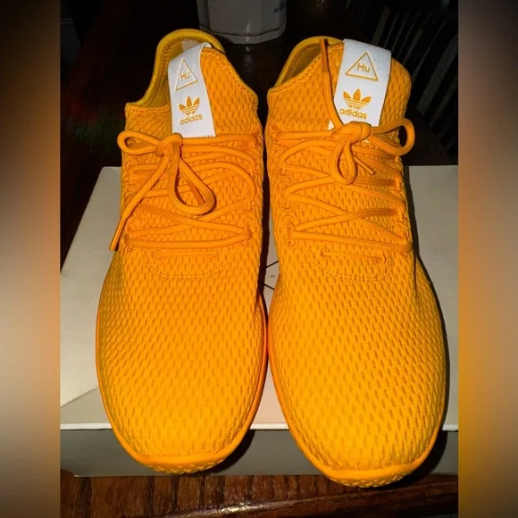 Adidas Pharrell williams Hu “solid gold” tennis shoes size 9.5(Like NEW)
